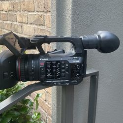 Canon XF605 Camcorder