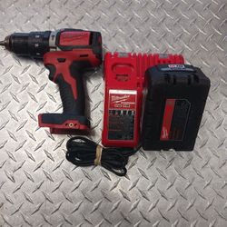 Milwaukee Drill  W/battery And Charger 