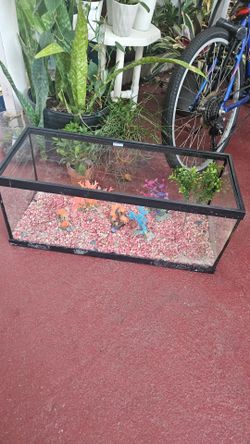 Fish tank like new ..
