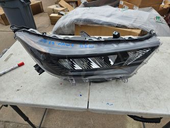 Toyota rav4 right Headlight