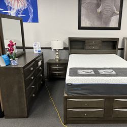 4PC Queen Platform Bedroom Set 