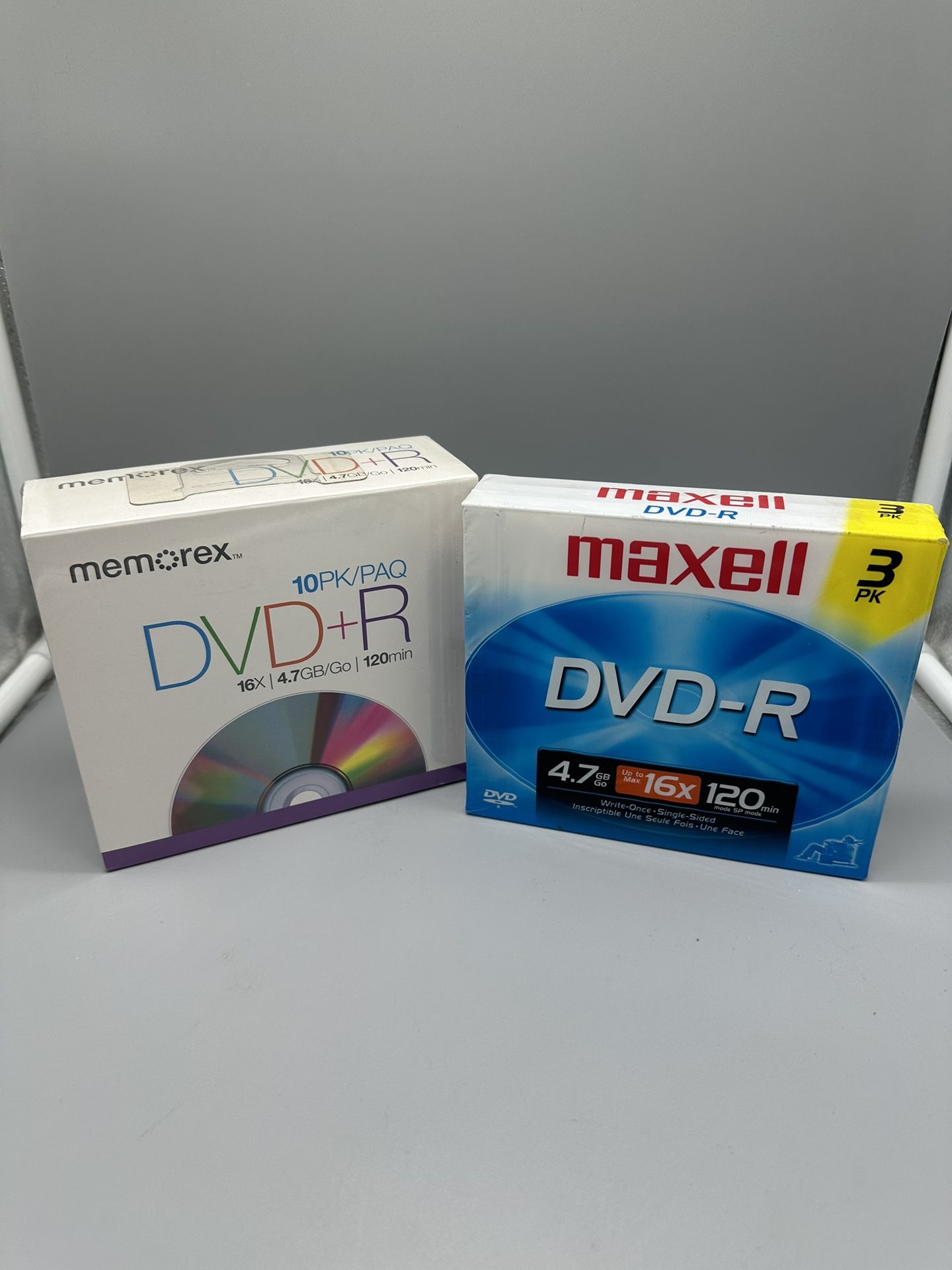 Memorex & Maxwell  DVD+R 16x 4.7GB 120 min 13 Pack, 13 Disc Total w/ Jewel Cases