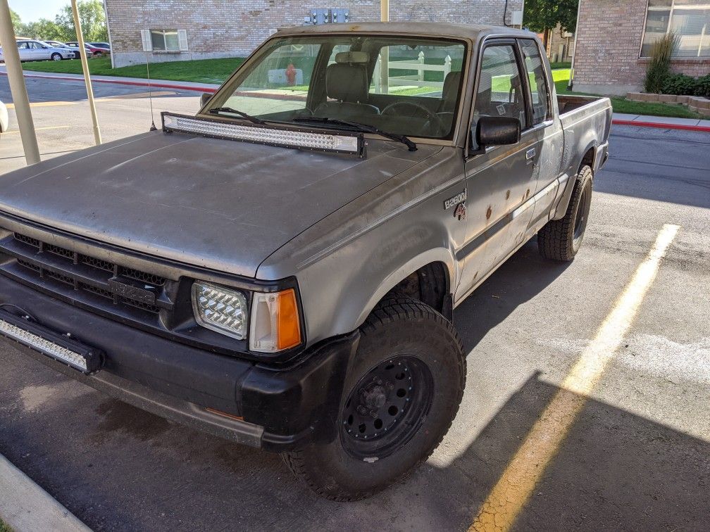 Mazda b26 truck