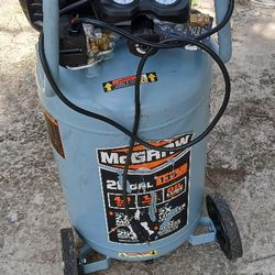 MCGRAW 20 Gallon 135 PSI Oil Lubricated Vertical Air Compressor for Shop or Car