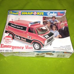 Very Rare New Sealed Revell Snap Kit Code Red Emergency Van 1981