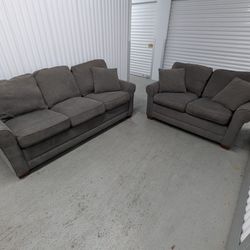 Grey Sofa And Loveseat Delivery Available 🚚