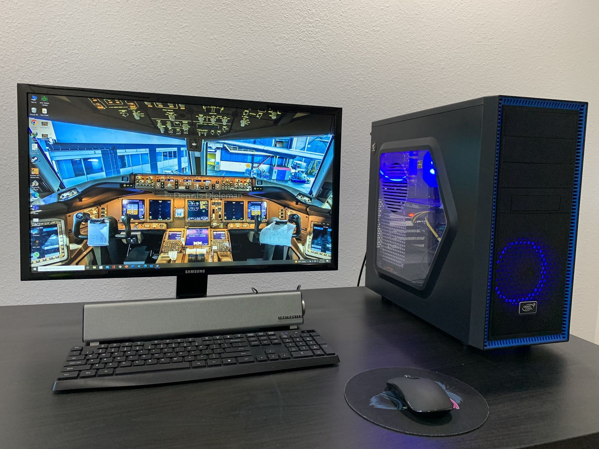 Gaming PC / SSD Card / Samsung 28" UE510 UHD Monitor / 1 TB