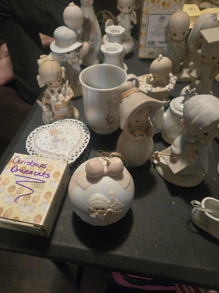 34 Precious Moments Figurines Plate Cups Collectibles Much More Will Not Separate