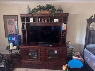 TV Hutch