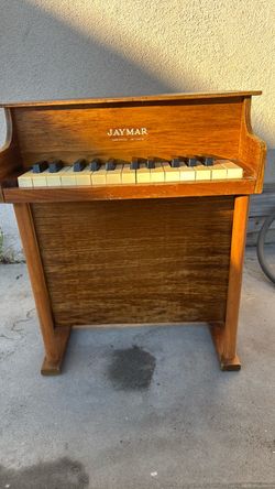 Vintage Jaymar 25-Key Child's Upright Toy Piano - 1940s/1950s Wood Miniature
