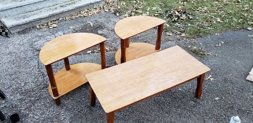 Nice would cocktail table and And tables