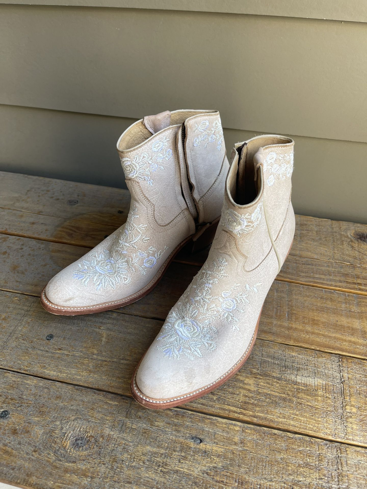 Women’s Size10 Cowboy Boots 