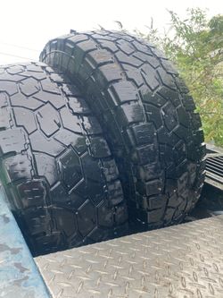 Dodge 8 lugs 6 tires truck duty