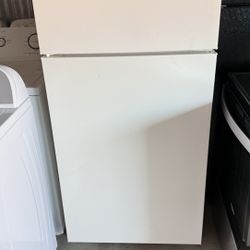 Hotpoint Refrigerador 17 cu.ft