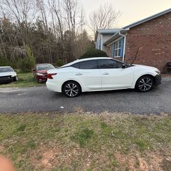 2017 Nissan maxima