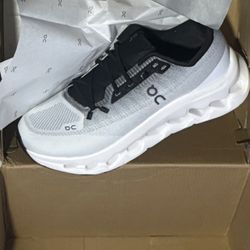 Oncloud Tilt Black Ivory