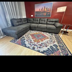 Gray Sectional Couch ($600 Or Better Offer)  “ Willing To Deliver”