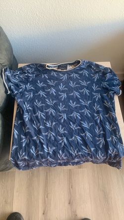 Nickel & Iron brand Large t shirt