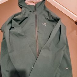 Men's Arc'teryx Parka Size L Brand New
