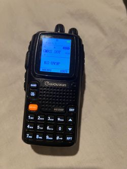 Wouxun KG-UV9P Handheld Radio Transmitter and Receiver