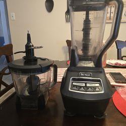 Ninja Blender And Accessories 