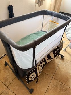 Side bed bassinet