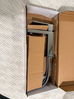 Modern Square Single-Handle Bathroom Faucet
