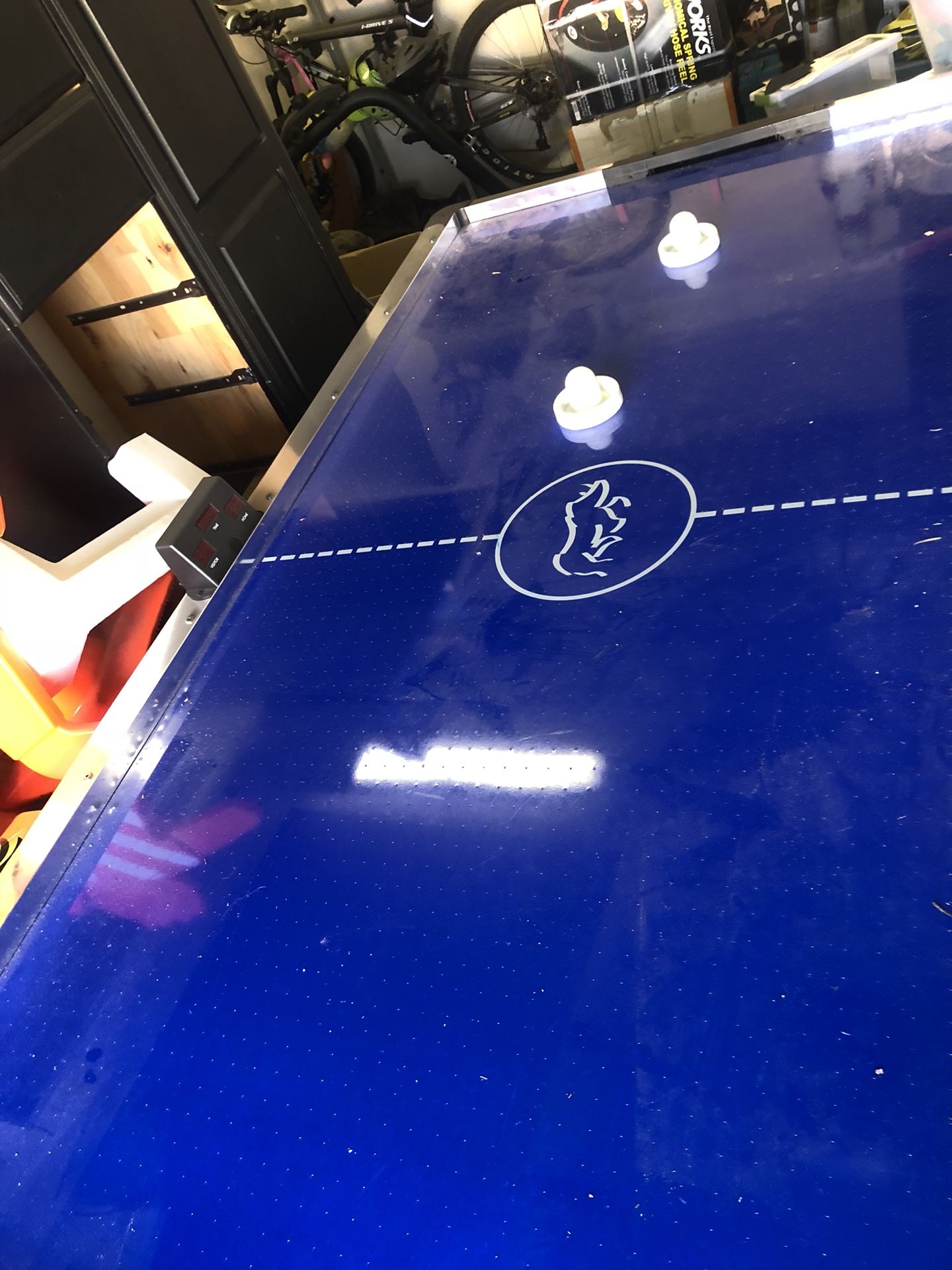 Blue rhino air hockey table