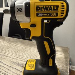 NEW DEWALT 20V XR 3/8 IMPACT WRENCH