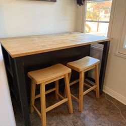Kitchen Counter With Stools