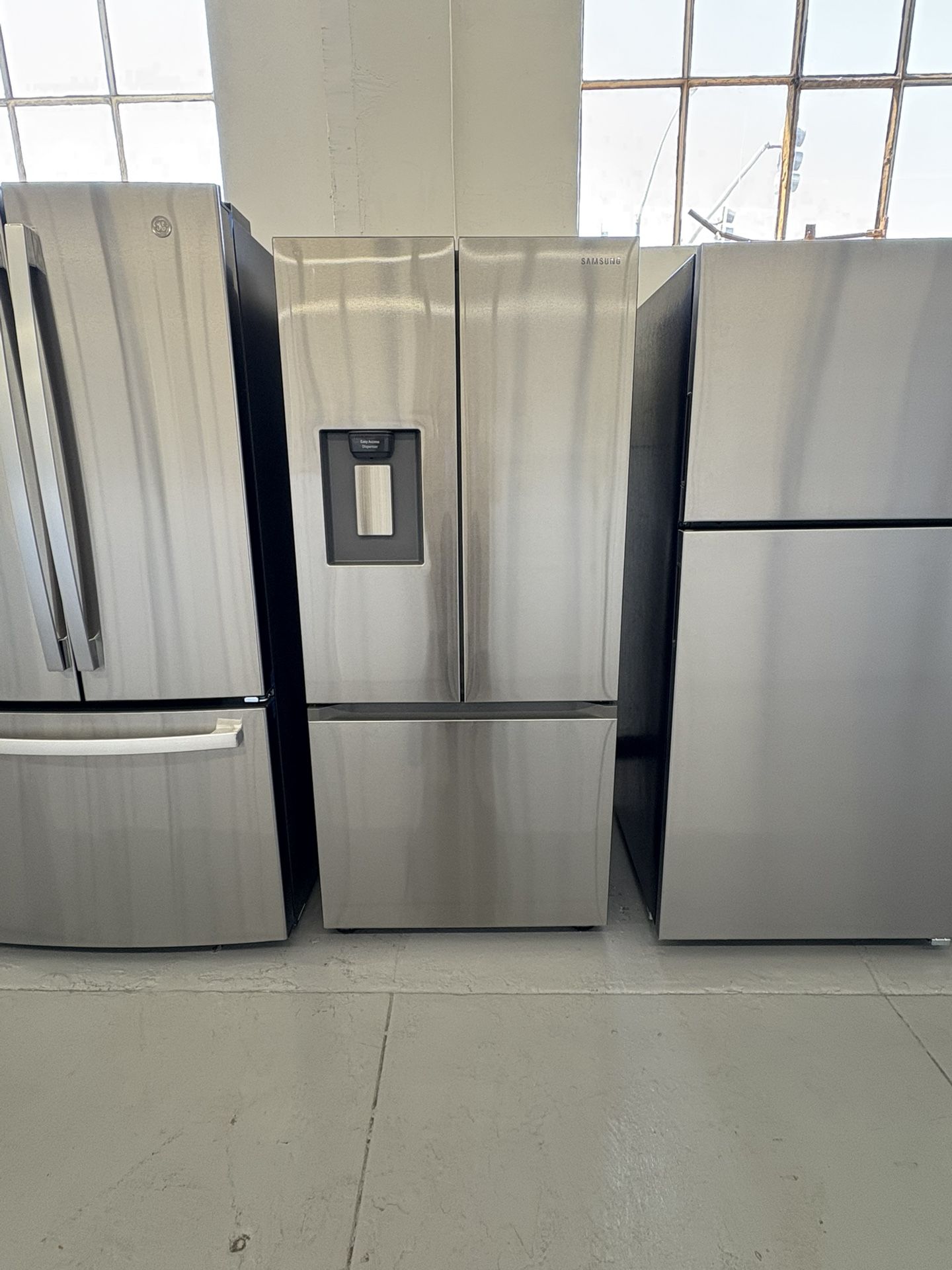 Samsung 30” 22.0 Cu Ft Refrigerator Fingerprint