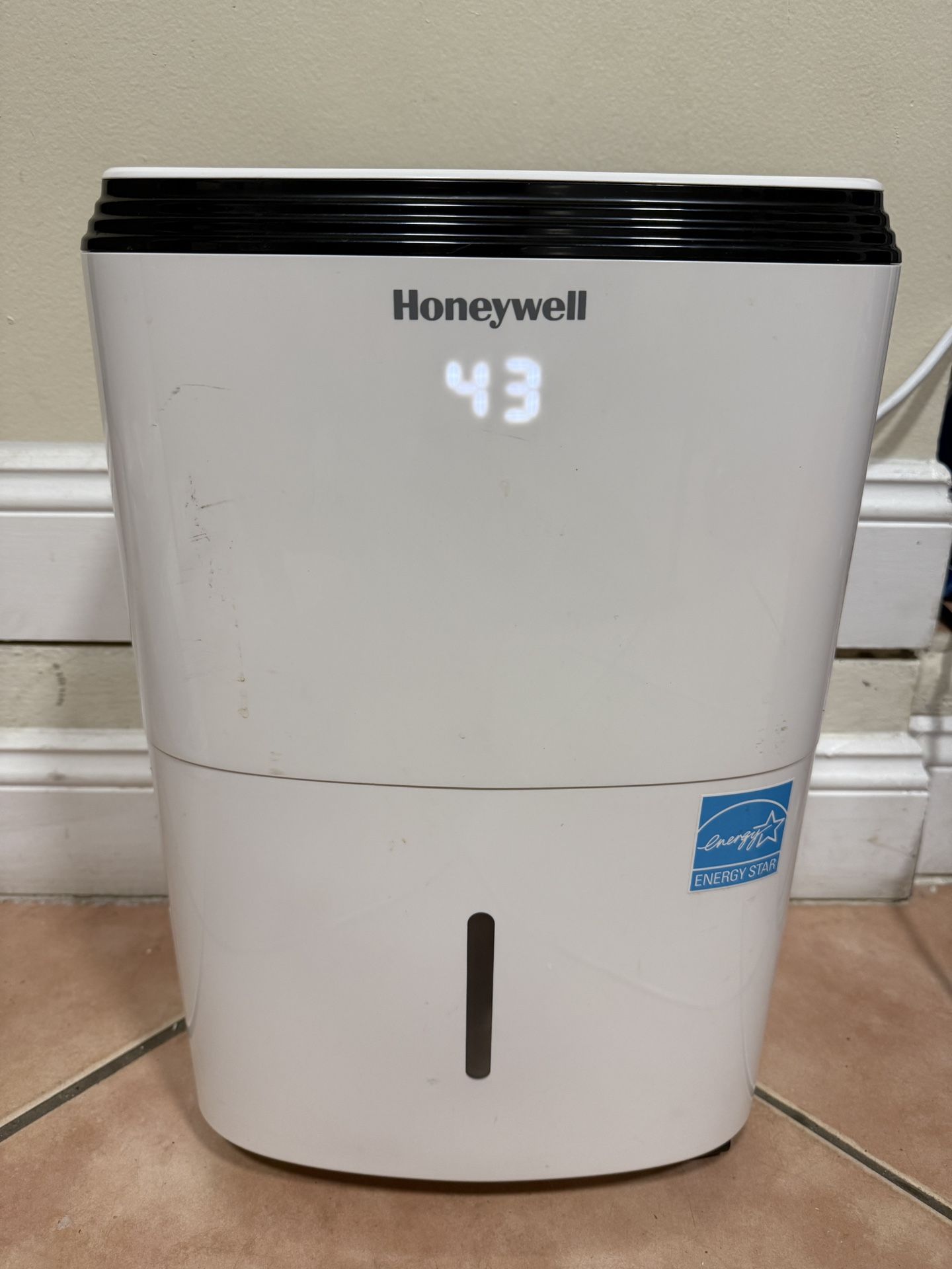HONEYWELL 30 Pint Pt Small Room Energy Star Dehumidifier Model TP30WKN