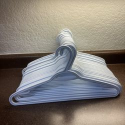 28 Plastic Hangers