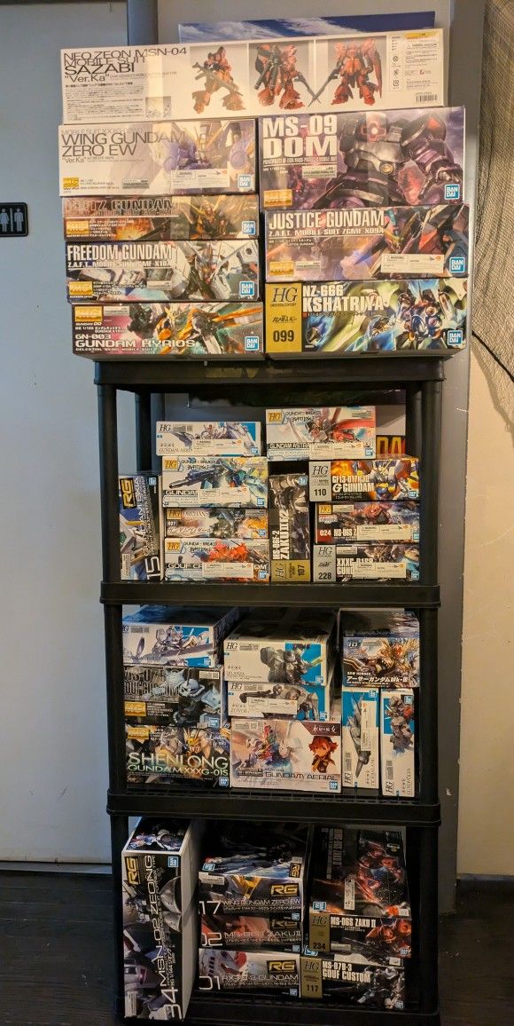Gundam Model Kit Lot