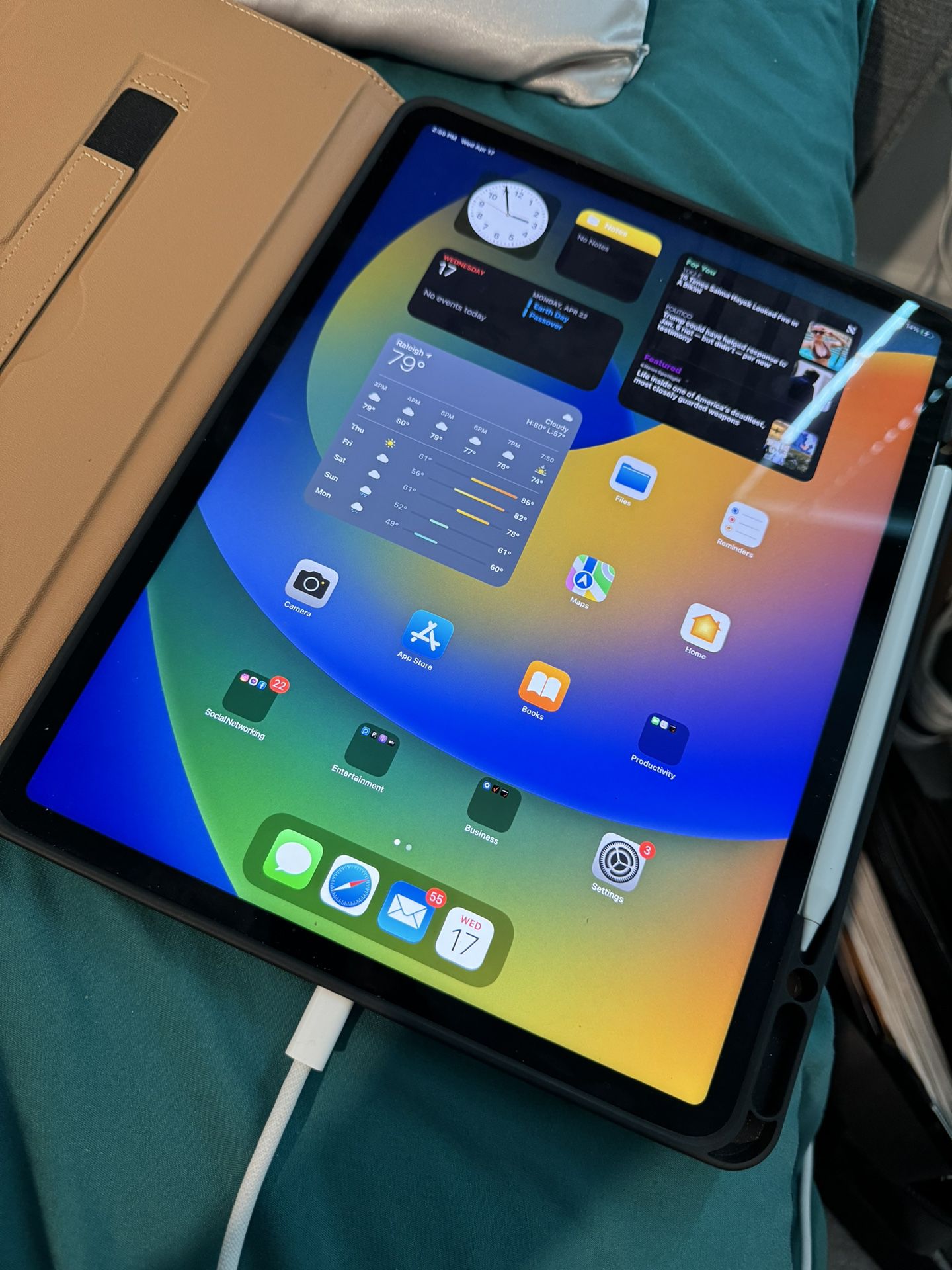 iPad Pro 6th Gen 12.9” 