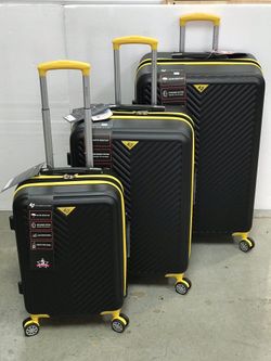 3 pice hard case luggage set includes large size (30 ") medium size (26") and Carry-on size (20"). Has spinner wheels for 360 degrees of mobility and