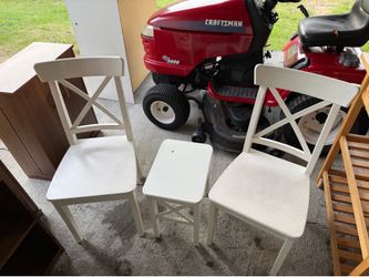 2 chairs and a table