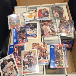 3,000 sports cards. Baseball Football and or Basketball mix. You get the stars and HOF in photos too.  $20 deposit is required.