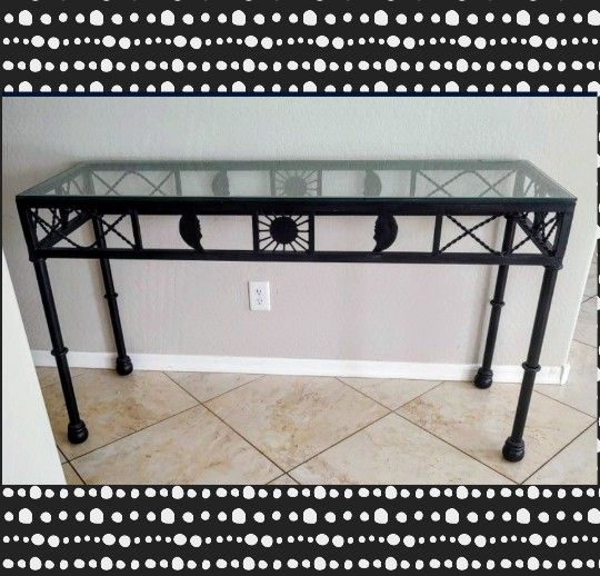 CONSOLE TABLE