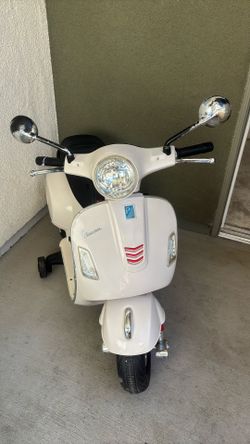Kids Vespa Style Ride On Scooter