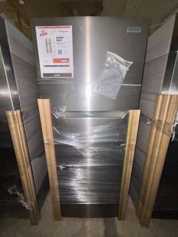 Frigidaire FFHT1822UV Refrigerator