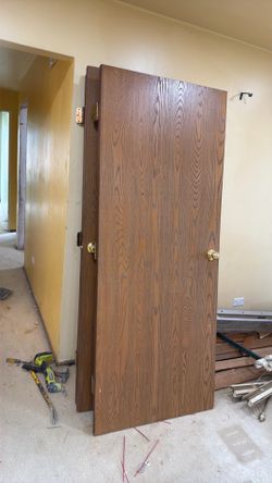 3 Interior Hollow-Core Wood Doors with Hinges & Knobs