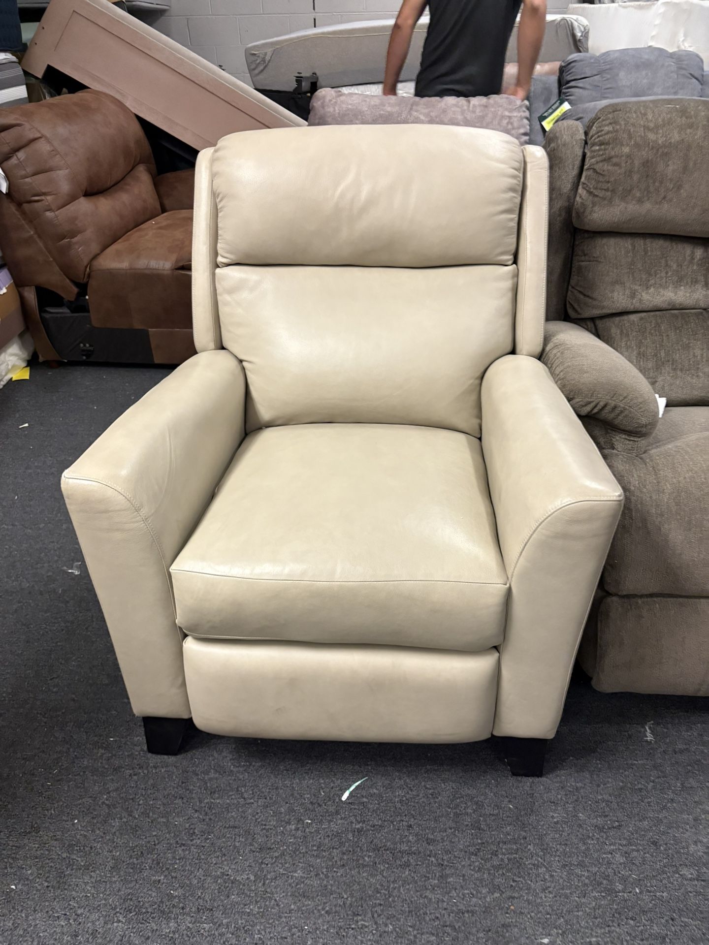 Leather Recliner $200. Can Deliver