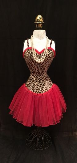 Table top decorative mannequin