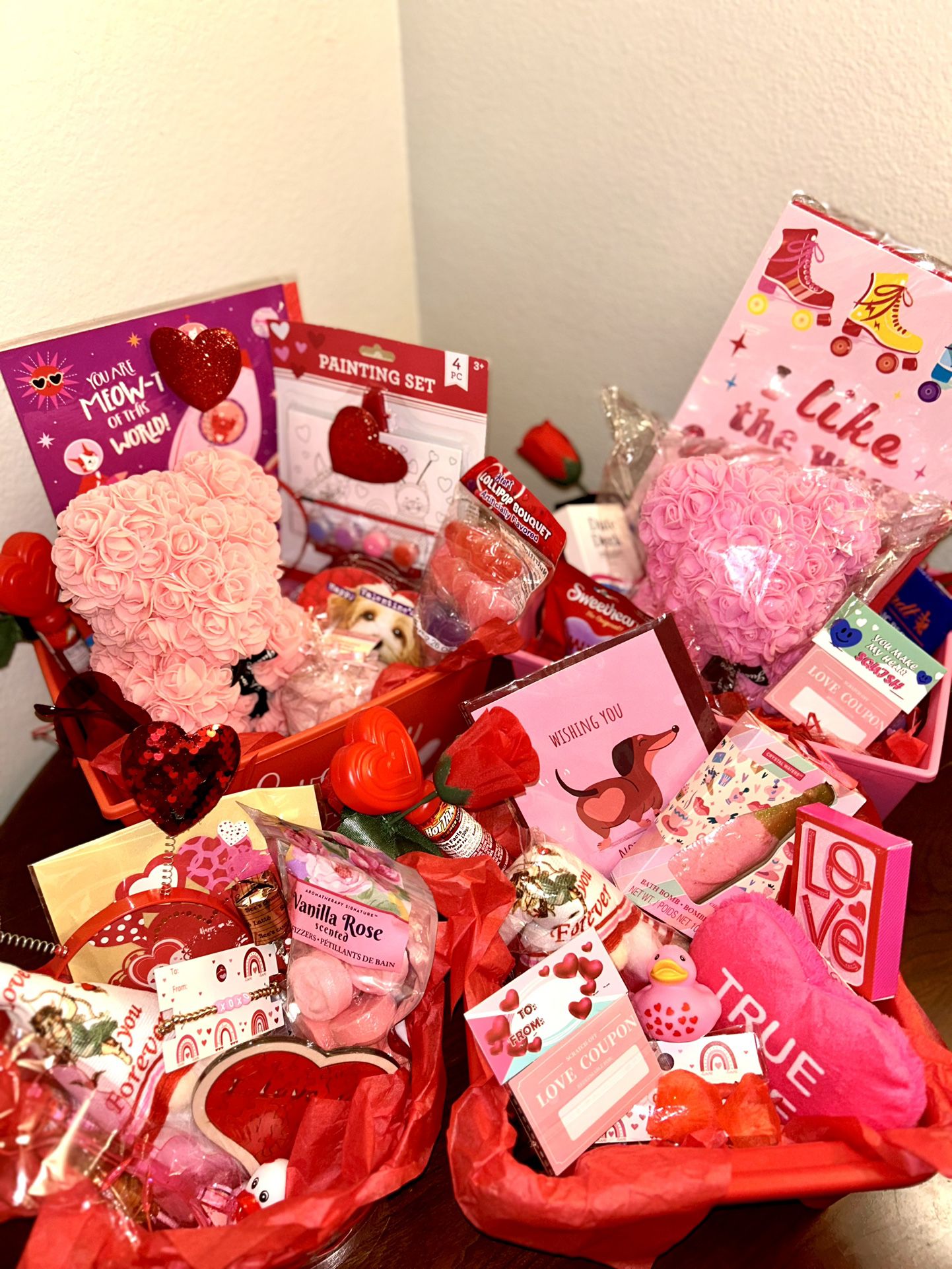 Valentines Baskets And Balloons 