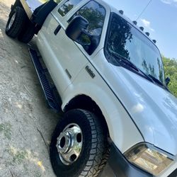 2006 Ford 350 6.0 Manual Diésel 4x4