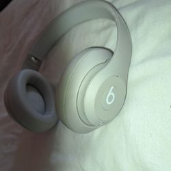 Beats studio Pro wireless headphones in the Sandstone color 
