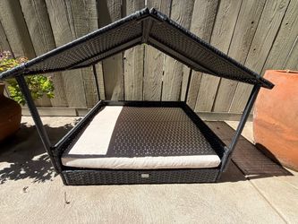 Wicker Dog House Shade
