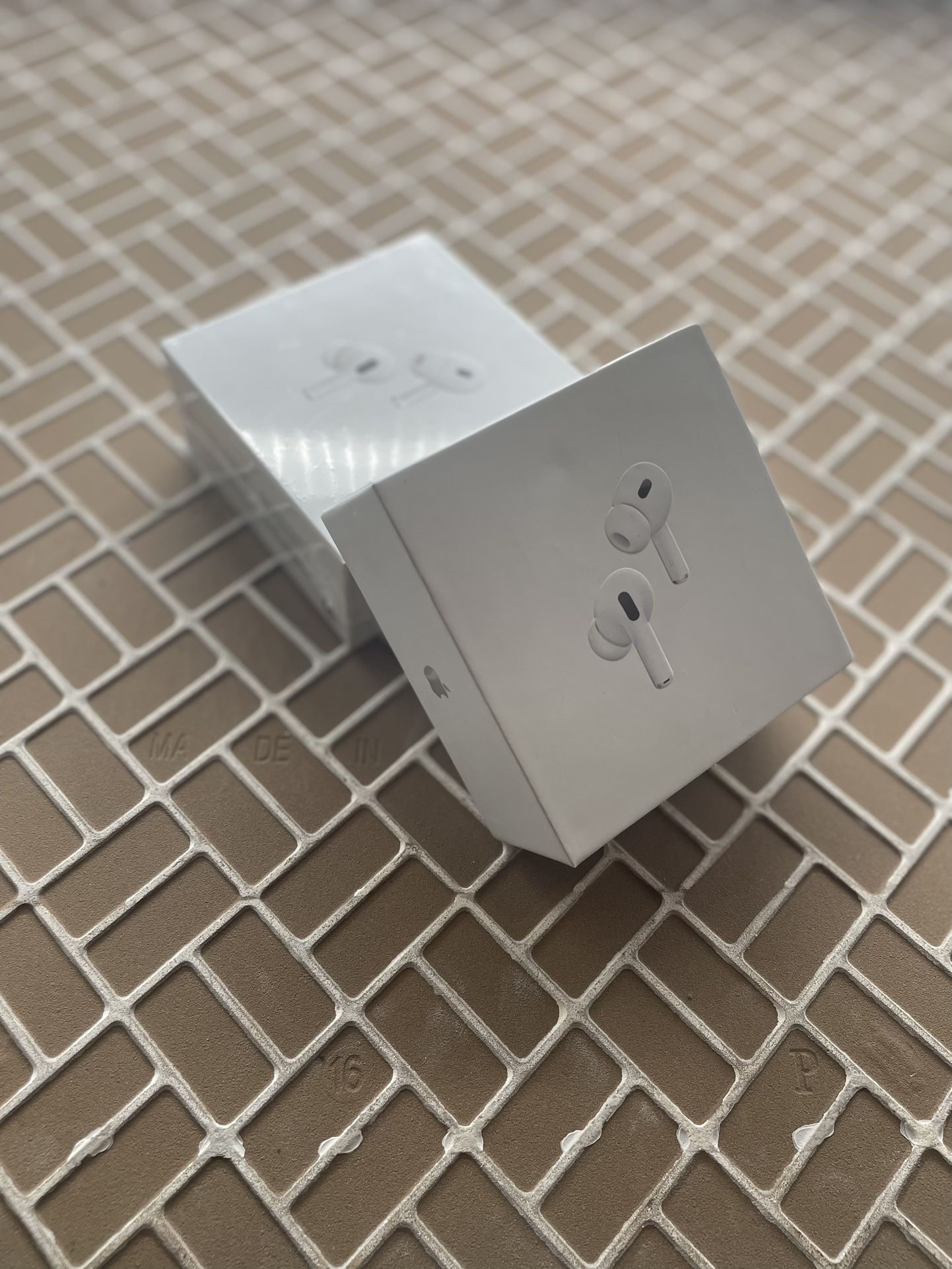 Apple AirPod Pro Gen 2 With Charging Case