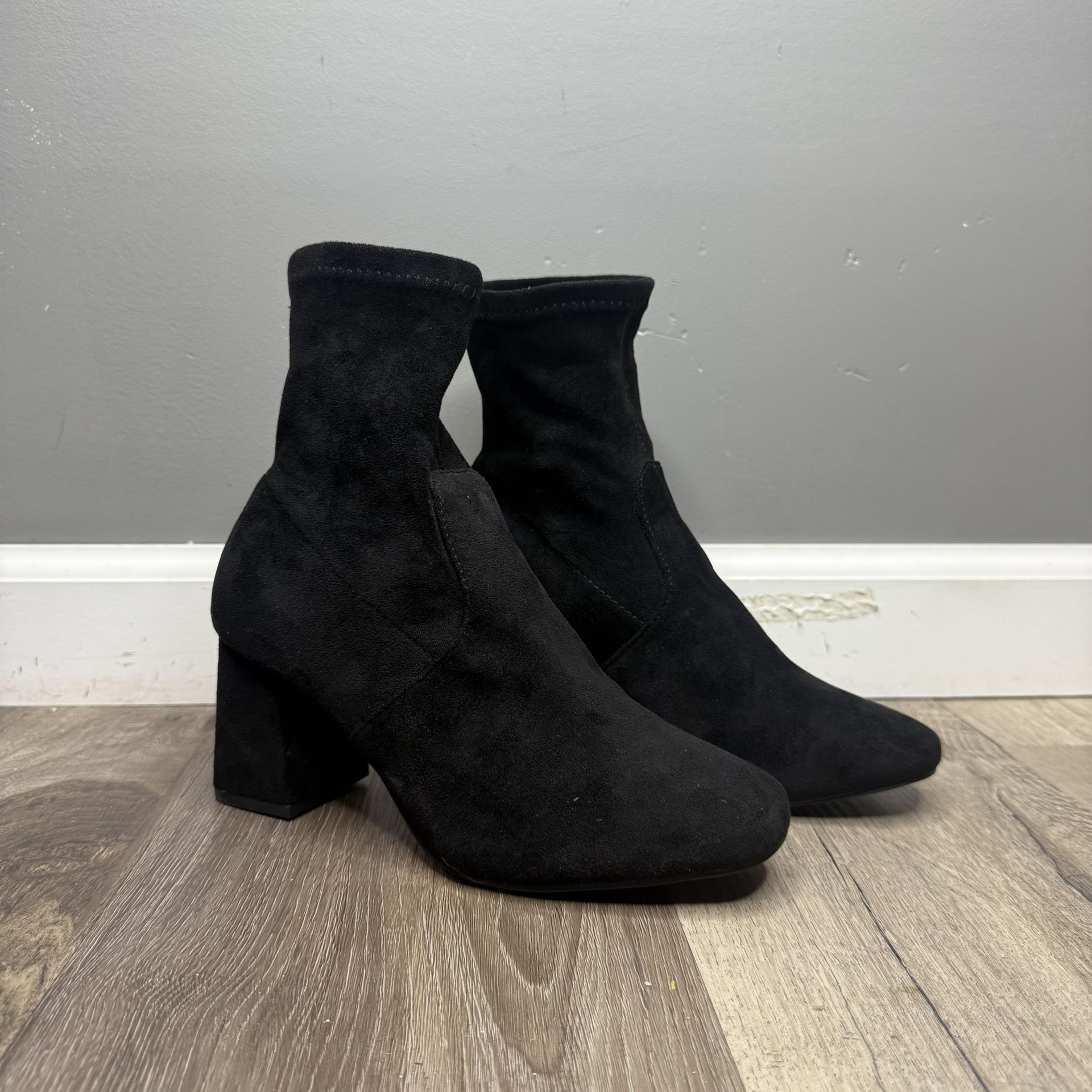 boohoo Women's Wide Width Square Toe Block Heeled Boots  